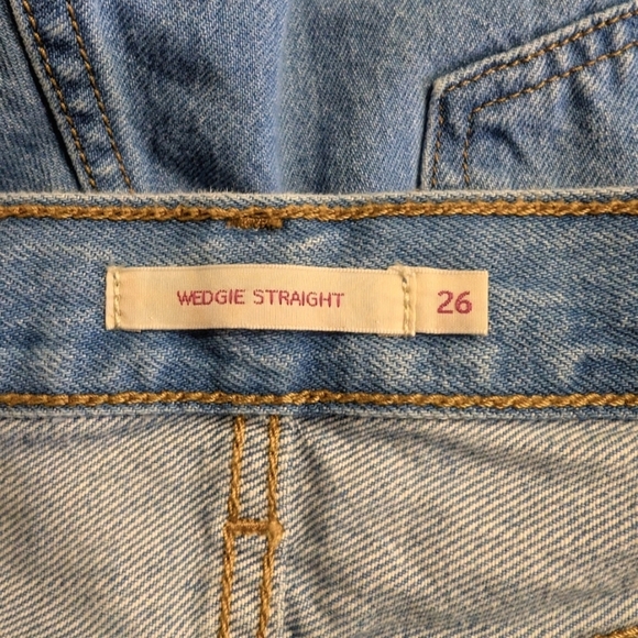 Levi's Premium Big E Wedgie Straight Frayed Raw Hem Jeans Size 26 - Picture 7 of 9